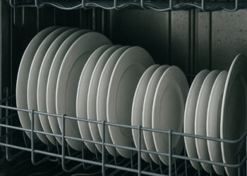 6 μεγάλα λάθη που κάνετε στο πλυντήριο πιάτων!!