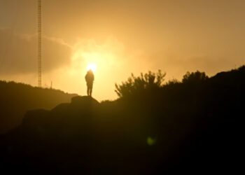 Ο Νευροχειρούργος του Χάρβαρντ και η μεταθανάτια εμπειρία του. Υποστηρίζει ότι πήγε στον παράδεισο και ότι υπάρχει Θεός