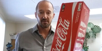 Έπινε 10 κουτάκια Coca-Cola κάθε μέρα – Δείτε πως έγινε έναν μήνα μετά!! [photos]