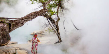 Ένα ποτάμι που τρέχει… βραστό νερό!! [photos]