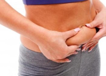 Τι να πιείτε πριν ξαπλώσετε για να κάψετε το λίπος στην κοιλιά