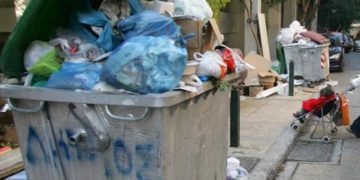 Πάτρα: 5χρονο κοριτσάκι βρέθηκε πεταμένο στα σκουπίδια!!