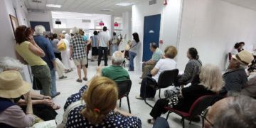 Alldaynews.gr Έξοδος πριν από τα 62 για 100.000 ασφαλισμένους-Τι ισχύει για ΙΚΑ και Δημόσιο