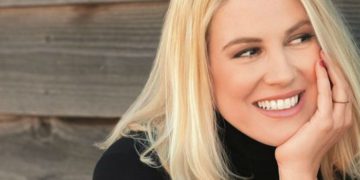 Alldaynews.gr «Άχρωμη, άοσμη, άγευστη.»: Τηλεκριτικός «ξεσκίζει» τη Ράνια Θρασκιά