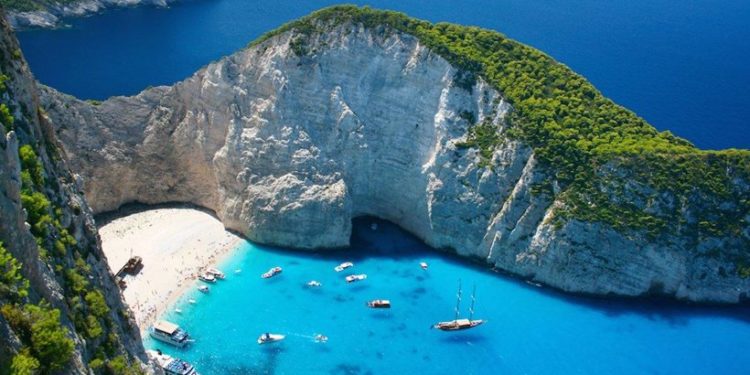 Alldaynews.gr Τέσσερα ελληνικά νησιά και η Λεμεσός στους 13 πιο φτηνούς προορισμούς διακοπών στην Ευρώπη