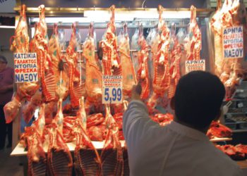 Θεσσαλονίκη: Βαφτίζουν ελληνικά τα αρνιά της Ρουμανίας