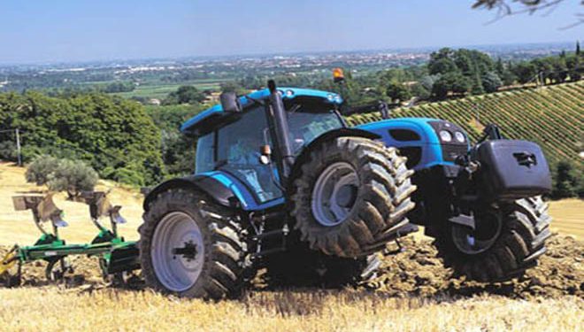 Αγγελία στο car.gr που κάνει θραύση! Εκτός από το τρακτέρ πουλάει και…[photo]