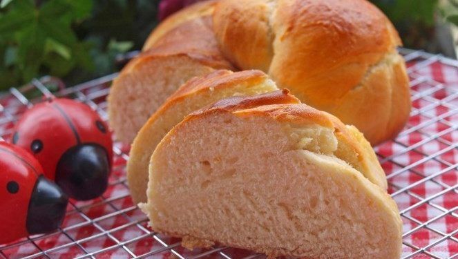 Ξέρεις γιατί το Πάσχα φτιάχνουμε τσουρέκια;