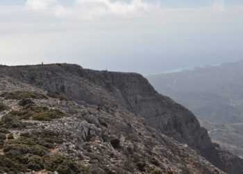 Την εν διαστάσει σύζυγό του επιχείρησε να ρίξει από γκρεμό 45χρονος!
