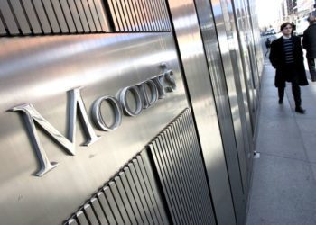 Η Moody’s υποβάθμισε την Deutsche Bank λίγο πάνω από το junk