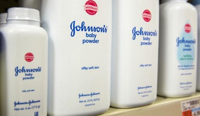Νέα αποζημίωση μαμούθ της Johnson&Johnson σε καρκινοπαθή που χρησιμοποιούσε πούδρα ταλκ
