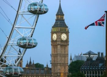 Επικράτησε το Brexit! ΣΕΙΣΜΟΣ στην Ευρώπη. Έκτακτη συνάντηση Γιούνκερ, Σουλτς, Τουσκ