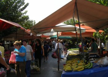 Μάλωσε με τον αδελφό του στη λαϊκή και τον μαχαίρωσε! Έντρομοι καλούσαν για βοήθεια…