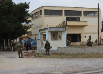 Νέο ΣΟΚ στον Ε.Σ. Φαντάρος έκοψε τις φλέβες του! Αστυνόμοι τυχαία τον βρήκαν…