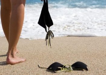 Αυτή είναι η παραλία που γίνονται ΟΡΓΙΑ!! Μέχρι και ανταλλαγές συντρόφων!!