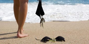 Alldaynews.gr Αυτή είναι η παραλία που γίνονται ΟΡΓΙΑ!! Μέχρι και ανταλλαγές συντρόφων!!