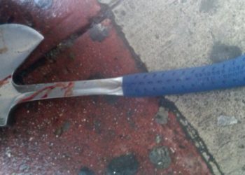 Του έκοψε το πέος με τσεκούρι επειδή ήταν μεγαλύτερο από το δικό του!