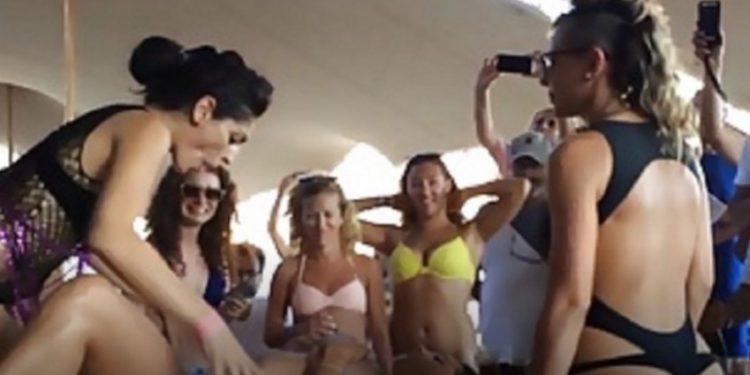 Alldaynews.gr Όργια σε beach bar της Μυκόνου!ΑΚΑΤΑΛΛΗΛΟ ΒΙΝΤΕΟ