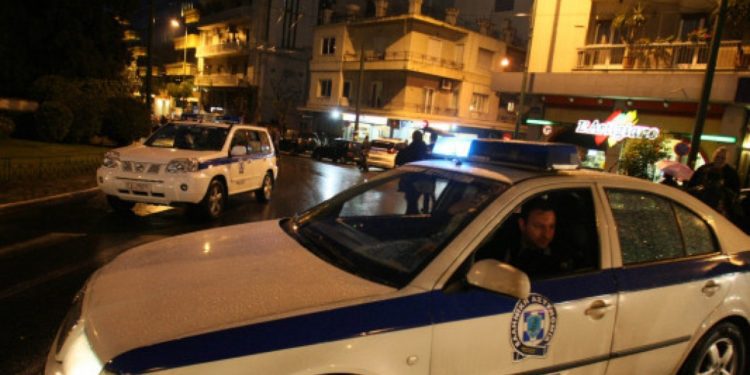 Alldaynews.gr Απίστευτο! Έριξε κολόνα σε άλλο αυτοκίνητο, πάτησε γκάζι και εξαφανίστηκε!