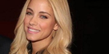 Alldaynews.gr Τα είδαμε όλα: Η Δούκισσα Νομικού με… ανύπαρκτο στρινγκ!