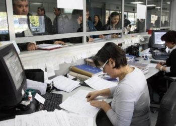 «Βουτηγμένοι» στα χρέη χιλιάδες πολίτες και οι δόσεις είναι… στο δρόμο