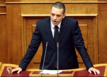 ΧΑΜΟΣ στη Βουλή- Kασιδιάρης σε Μοσκοβισί: “Είσαι άσχετος και εγκληματίας” [video]