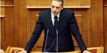 ΧΑΜΟΣ στη Βουλή- Kασιδιάρης σε Μοσκοβισί: “Είσαι άσχετος και εγκληματίας” [video]