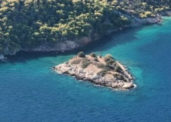 Το ελληνικό νησάκι που κρύβει μια απίστευτη ιστορία με βρυκόλακες [video]