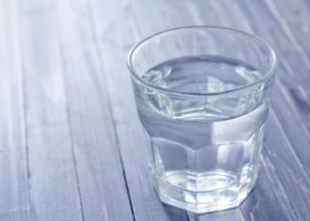 Σάλος στη Λάρισα – Πλήρωσε ένα ποτήρι νερό… 200 ευρώ!