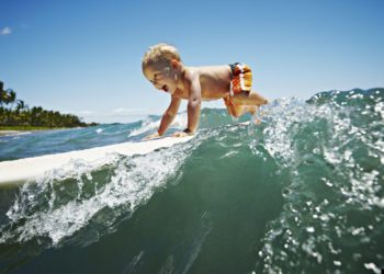 Να μπει το παιδί στην θάλασσα μετά το φαγητό; Δείτε ποια είναι η αλήθεια