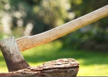 Φρίκη!! Μπακάλης ΕΣΦΑΞΕ ένα ζευγάρι με τσεκούρι για… 20 λεπτά του ευρώ!