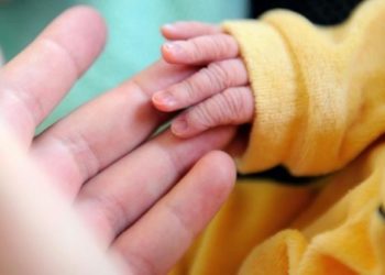 Γέννησε στα 30.000 πόδια! To απίθανο δώρο της αεροπορικής εταιρείας στο μωρό [video]