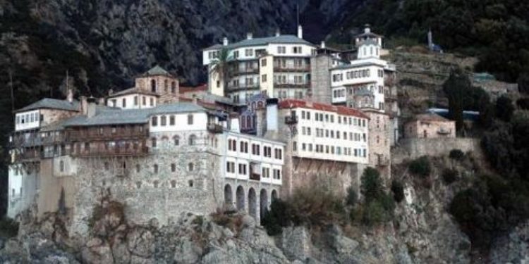 Καταργείται το άβατο του Αγίου Όρους;
