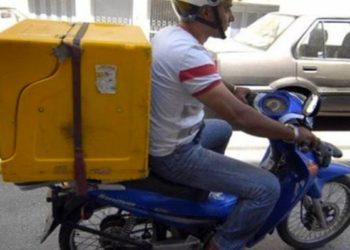 «Εργάζομαι για € 3,00 την ώρα, με τις βενζίνες δικές μου….» – Η συγκλονιστική εξομολόγηση ενός ντιλιβερά που σοκάρει!