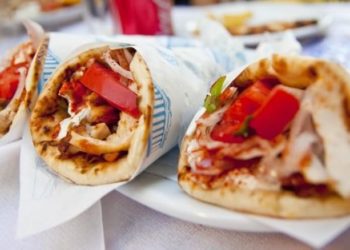 «Μου έγινε πρόταση να κάνω μόντελινγκ, αλλά δεν μπορούσα να κόψω τα σουβλάκια»