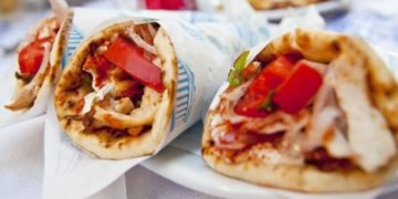 Alldaynews.gr «Μου έγινε πρόταση να κάνω μόντελινγκ, αλλά δεν μπορούσα να κόψω τα σουβλάκια»