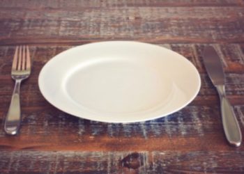 «Μεγάλωσα μέσα στη φτώχεια…Θα έψαχνα στα σκουπίδια ή θα έκλεβα από το μαγαζί στη γωνία» [pic, vid]