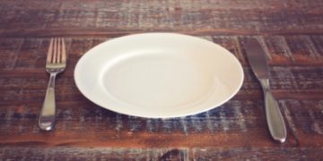 «Μεγάλωσα μέσα στη φτώχεια…Θα έψαχνα στα σκουπίδια ή θα έκλεβα από το μαγαζί στη γωνία» [pic, vid]