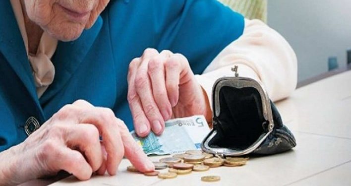 «Μαχαίρι» έως 38% σε 805.000 επικουρικές τον Σεπτέμβριο