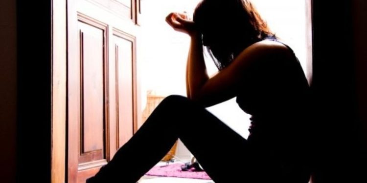 Alldaynews.gr via_kopela_ginaika-koritsi-κορίτσι-κοπέλα-γυναίκα-βία