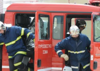 Alldaynews.gr ΤΩΡΑ: Πυρκαγιά σε κτίρια πίσω από την Περιφέρεια, στην ανατολική Θεσσαλονίκη