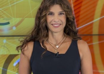 ΑΓΝΩΡΙΣΤΗ!! Δείτε την Τσαπανίδου το 1998 πριν από τις πλαστικές!![photos]