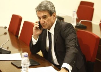 Με το ίδιο νόμισμα: Χαμός στην εξεταστική με τα ονόματα των οροθετικών του …Λοβέρδου