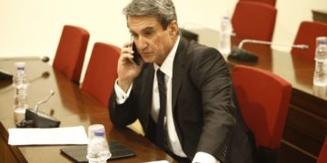 Alldaynews.gr Με το ίδιο νόμισμα: Χαμός στην εξεταστική με τα ονόματα των οροθετικών του …Λοβέρδου