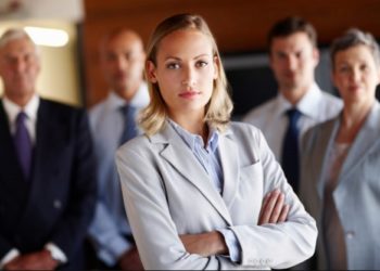 Αφεντικό μοίρασε 1.260 αυτοκίνητα και 400 διαμερίσματα στους υπαλλήλους του!!