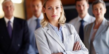 Αφεντικό μοίρασε 1.260 αυτοκίνητα και 400 διαμερίσματα στους υπαλλήλους του!!