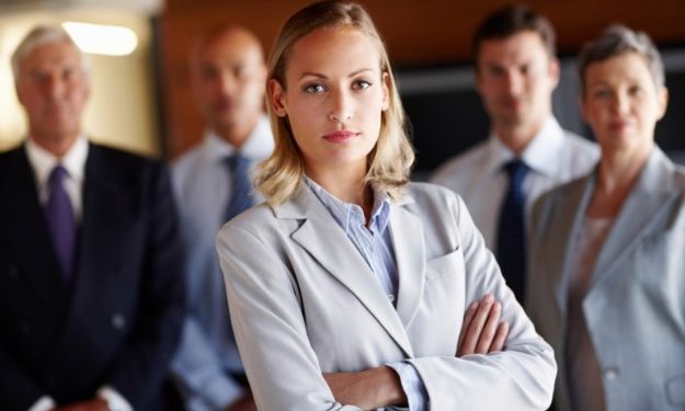 Αφεντικό μοίρασε 1.260 αυτοκίνητα και 400 διαμερίσματα στους υπαλλήλους του!!