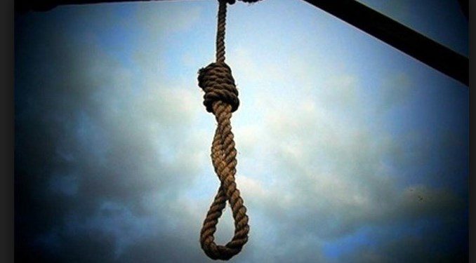 Alldaynews.gr Φρικιαστικό Έγκλημα στην πλατεία Κλαυθμώνος!! Τον ΚΡΕΜΑΣΑΝ σε δέντρο