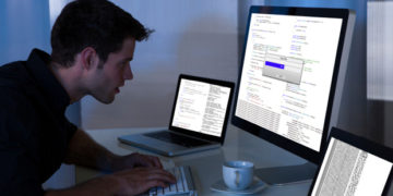 Alldaynews.gr programmer-προγραμματιστής-χάκερ-υπολογιστές