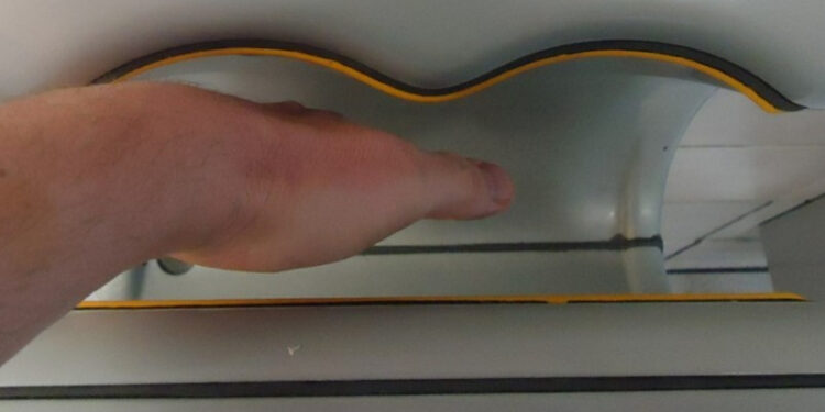 Alldaynews.gr Γιατί δεν πρέπει να στεγνώνετε τα χέρια σας στα μηχανήματα αέρα στις τουαλέτες